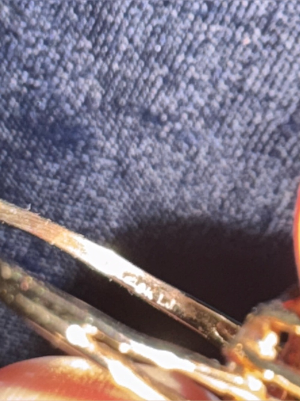 Vintage 10K (Stamped) Yellow Gold & Natural, Mined Diamond, Cluster Ring. Size 7 - Picture 6 of 6